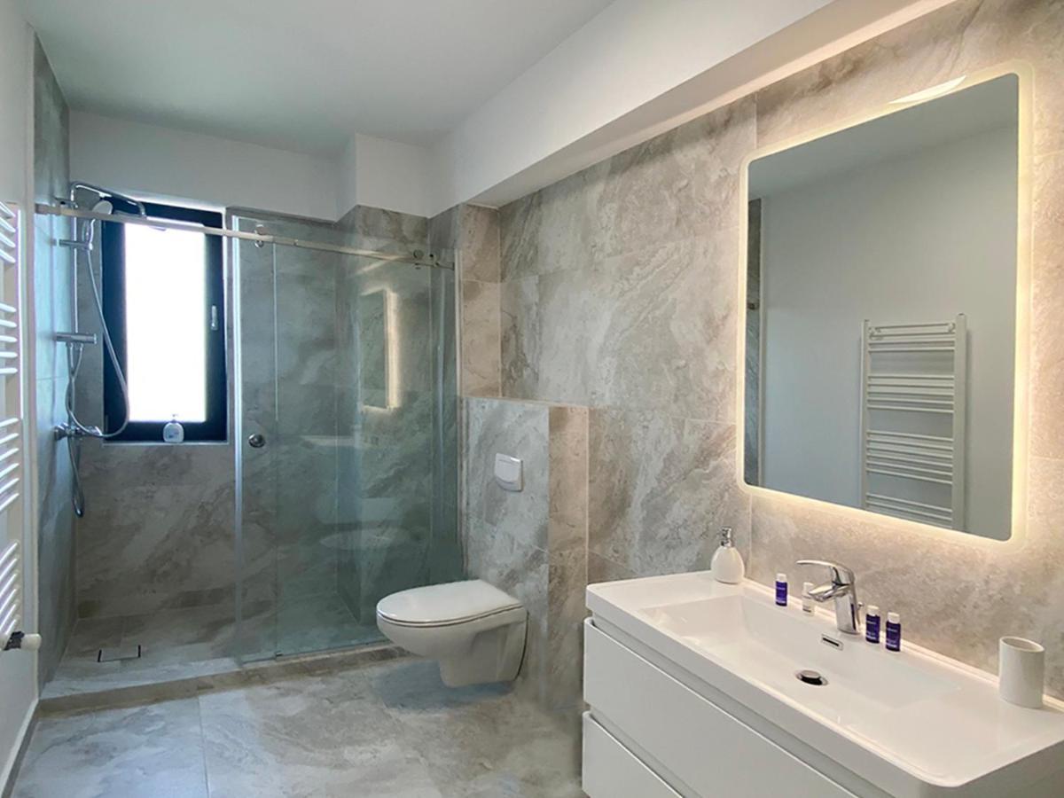 Ada Luxury Apartments 57 Mamaia Exterior photo