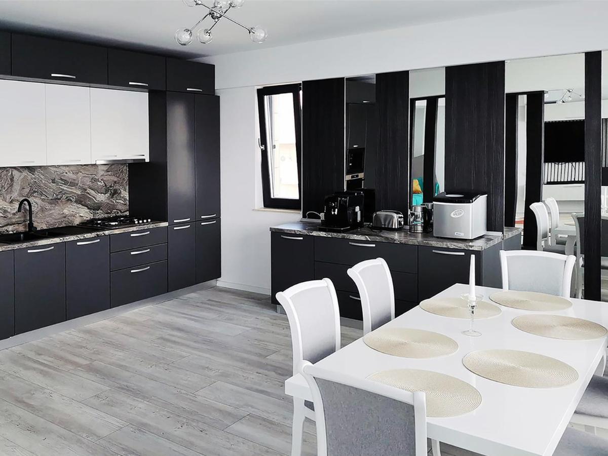 Ada Luxury Apartments 57 Mamaia Exterior photo